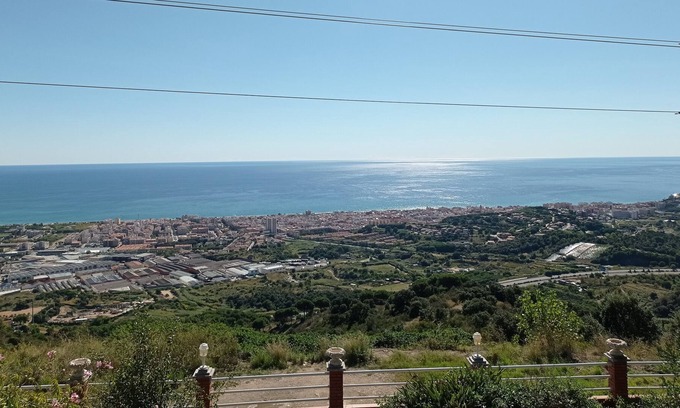 Pineda de Mar House | House with salt water pool and sea views