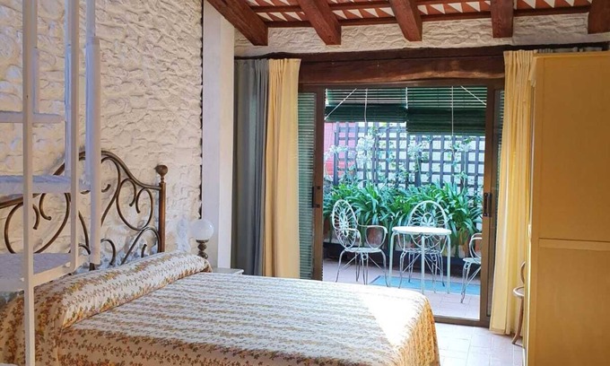 Peratallada House | House with space, lots of light and charm