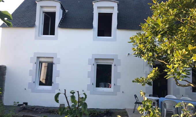 Guilvinec House | House with terrace near the port and the city center