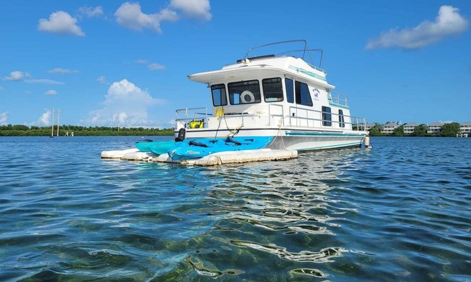 Key West Boat Rental | Houseboat in Paradise