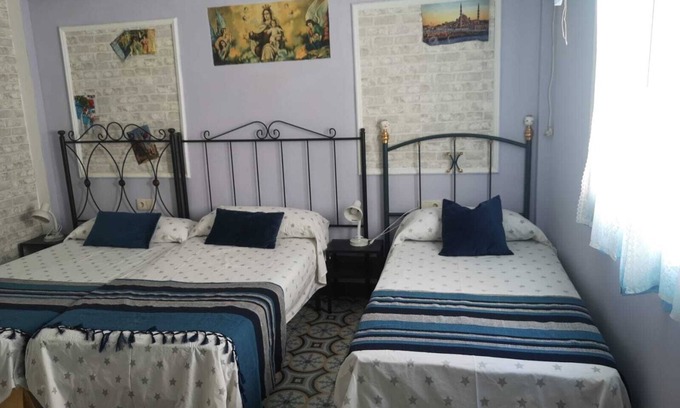 Valdeolleros Condo | Housing Groups, Alojamiento Grupos