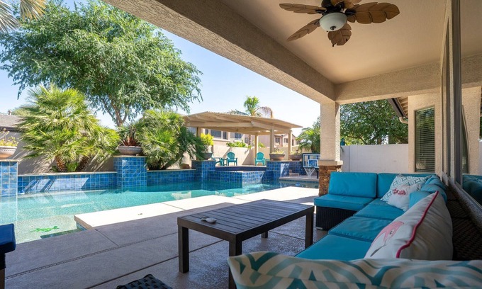 Chandler House | HTD Pool~Fire Pit~Games~Dog Friendly~Ping Pong
