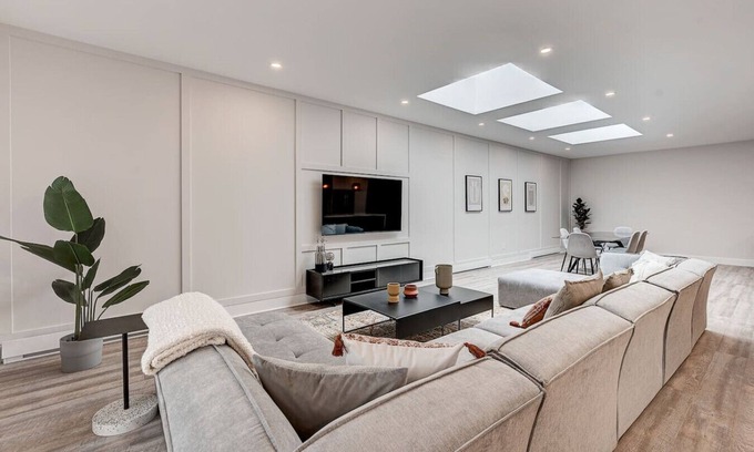 La Petite-Patrie Apartment | HUGE 1376 SQFT apt with rooftop - Plaza St-Hubert