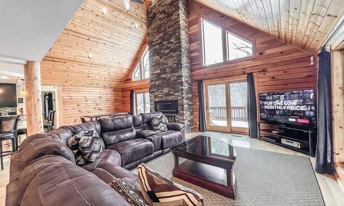 Mountainside House | Huge, Beautiful and Quiet Home with Amazing Amenities