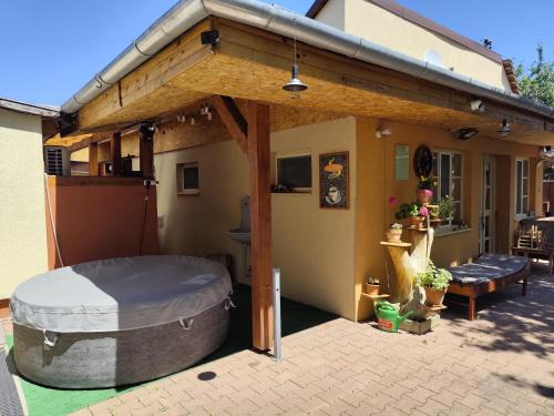 Sturovo House | Hunter