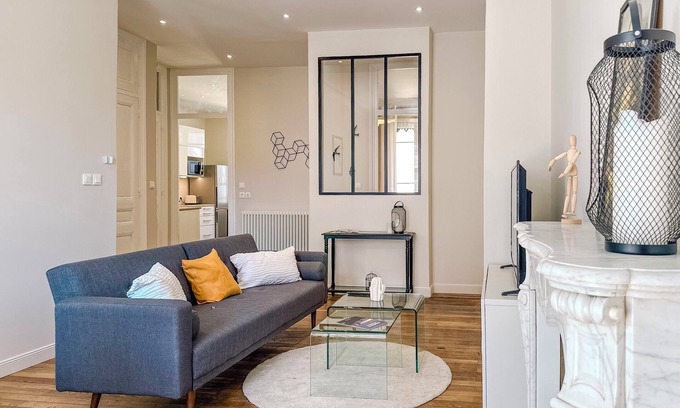Grenoble City Centre Apartment | #HW | Le Mazet ♦️| Hyper-centre, Haussmanian apartment
