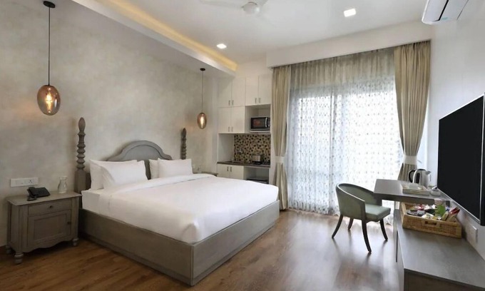 Gurugram Apartment | HYDEWEST Rose King Gold Studio Luxury Serviced Residences Apartment