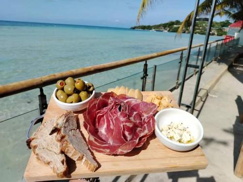 San Francisco Island Resort | Hydrogen Beach Bar and Resort