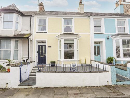 Borth-y-Gest House | Hyfrydle