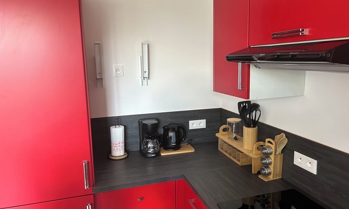 Trappes Apartment | Idéalement Placé de Nombreux Sites des JO aux Alentours. Appartement Récent