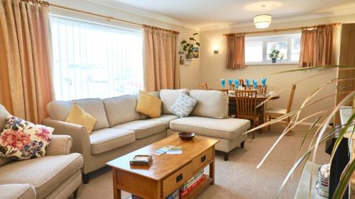 Exmouth House | Ideal Family Holiday home Exmouth