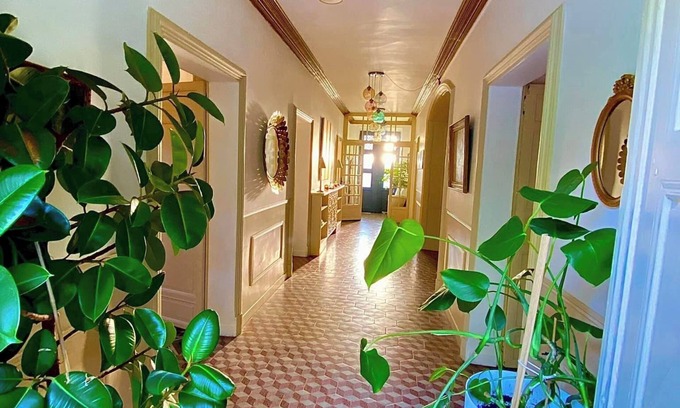 Talairan Bed & Breakfast | Ideal for friends: "La Belle Dame sans Regrets" with swimming pool, garden & workshop
