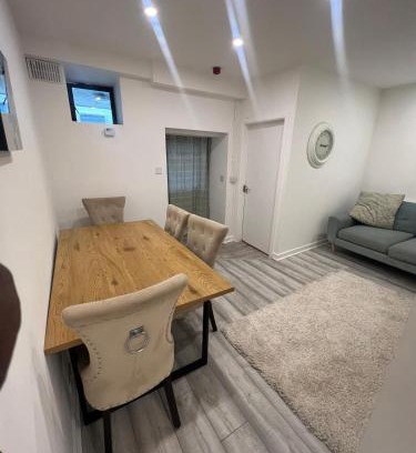 Carrick-on-Suir House | Ideal Guest House