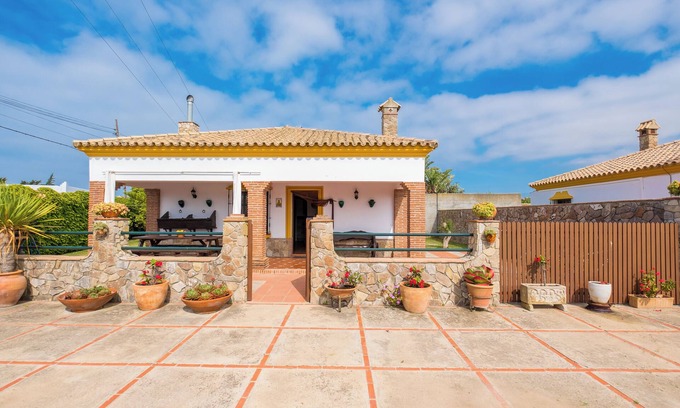 Zahora House | Ideal Holiday Home "Casa Limonero" Near the Beach with Shared Pool