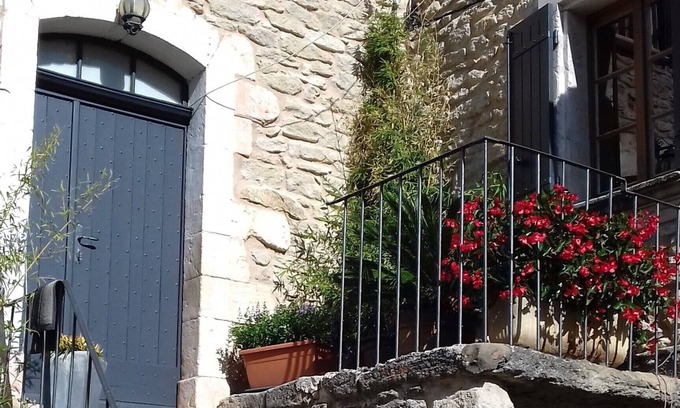 Cabrieres-d'Avignon House | Ideal homes for holidays with friends or family.