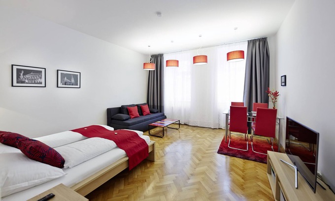 Rudolfsheim-Funfhaus Apartment | Ideal location for sightseeing, shopping, music, culture! Free Wi-Fi!