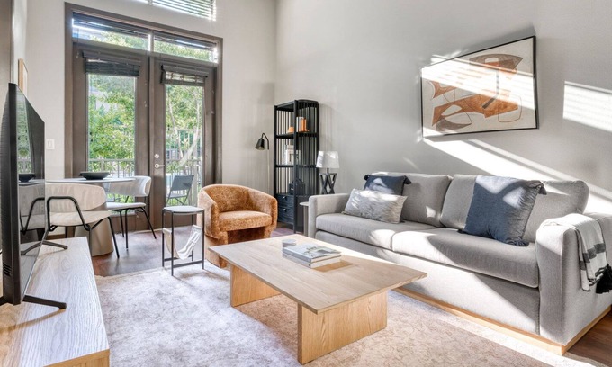 Dawson Apartment | Ideal South Austin 1BR w/ Pool, W/D & Gym, nr restaurants, by Blueground