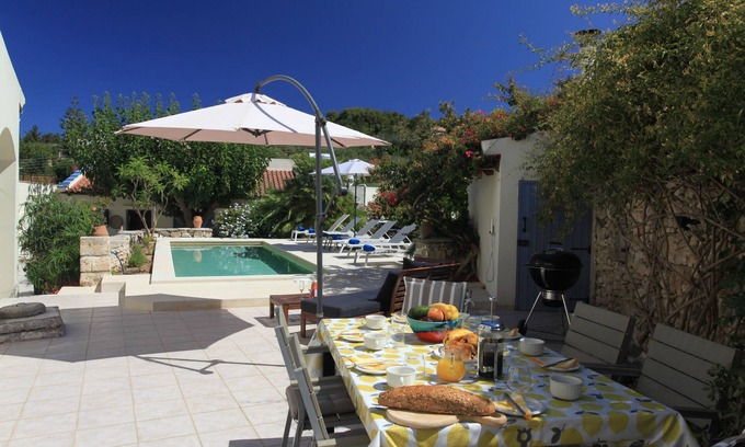 Gavalochori House | Idylic traditional property with private pool in central village location