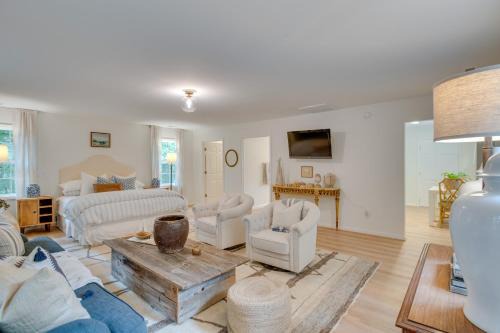 Cave Spring Apartment | Idyllic Cave Spring Studio with Patio and Fire Pit!