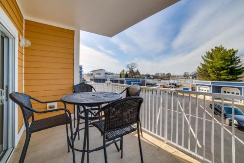 New Buffalo Apartment | Idyllic New Buffalo Condo Walk to Beach and Shops!