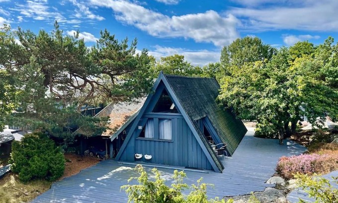 Lillesand House | Idyllic Sea Cottage on Justøya Island, Lillesand