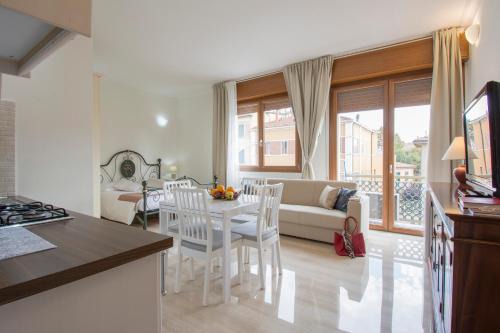 San Donato-San Vitale House | Il Mughetto