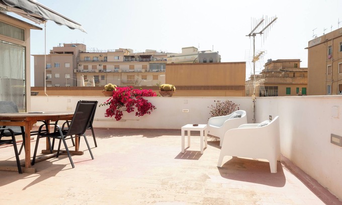 Trapani City Centre Apartment | [IL PESCO 4] Apt in the historical Trapani with its private terrace.