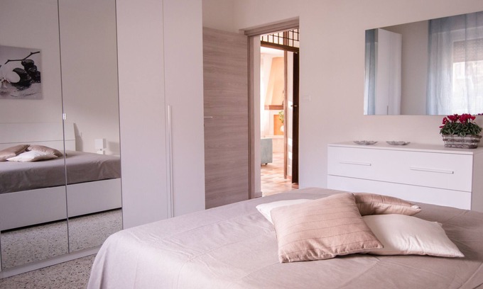 Cavaion Veronese Apartment | Il Pigno - large apartment with garden, a few km from Lake Garda