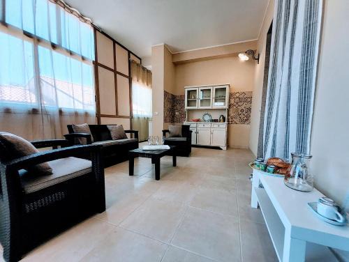 Stazzo House | IL SOLE SUL MARE a 100 m dal lungomare di Stazzo