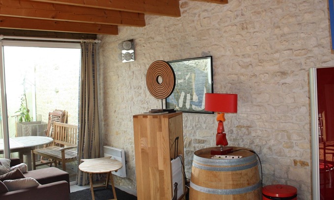 Le Bois-Plage-en-Re House | Ile de Ré- Bois Plage- Beautiful chai with character in the center of the village - 3*.