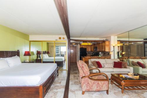 Waikiki Apartment | Ilikai Tower 1530