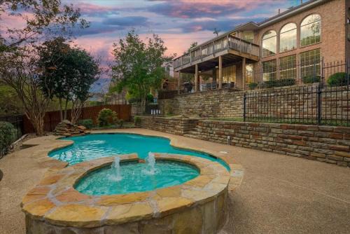 Rowlett House | Illuminous Home Private Pool 4 min Walk to Lake