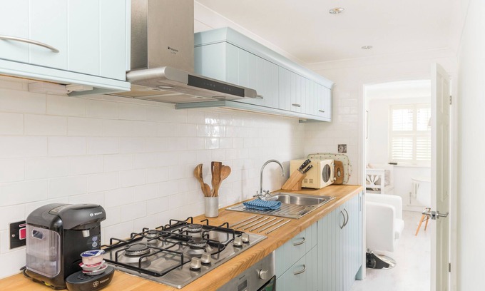 Wells-next-the-Sea Apartment | Immaculate 1-bedroom cottage two minutes' walk from beautiful Wells quayside.