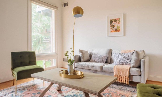 Mount Vernon Square House | Impeccable Shaw 2BR w/W/D, nr Convention Center, by Blueground