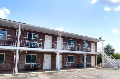 Tazewell Hotel | Imperial Inn by OYO Tazewell