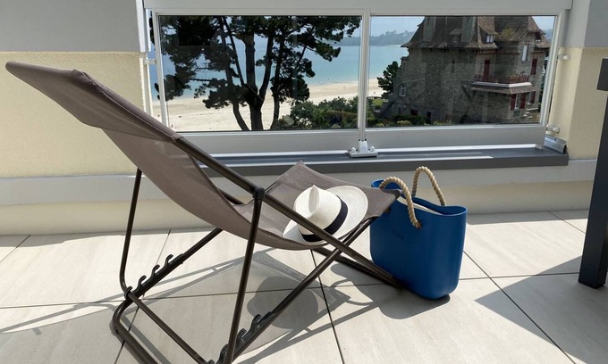 Saint-Cast-le-Guildo Apartment | In a quiet residence, tastefully decorated apartment with sea view