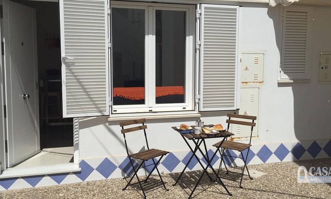 Conil de la Frontera City Center Cottage | In a very attractive location with a light and friendly atmosphere, sleeps 2-4.