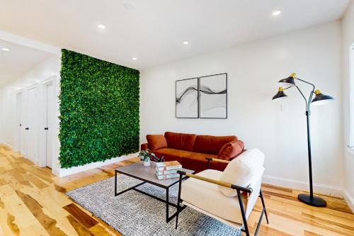 Everett House | In-between the Coast and the City