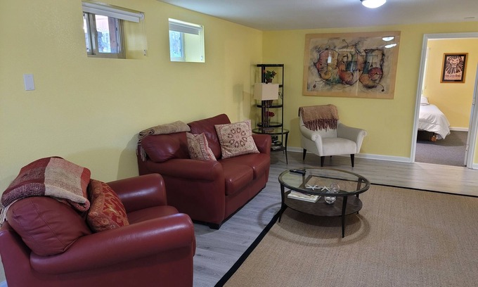 Kiteley House | In the Heart of Longmont ~ 15 Minutes to Boulder, Colorado