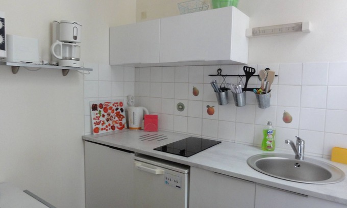 Poitiers Apartment | In the Heart of Poitiers, short stay: studio for 2 people