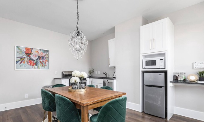 Fountain Square House | Incredible Indianapolis Home - Walkable. Sleeps 16