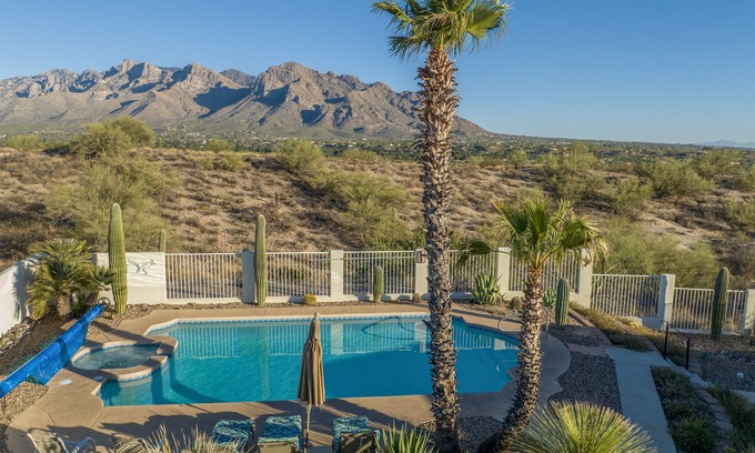 Rancho Feliz House | Incredible VIEWS, pool, spa, ping pong table, by GOLF course, bike and walk path