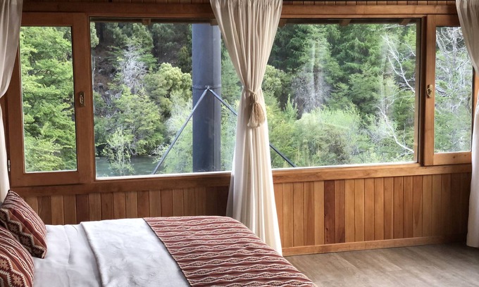Meliquina House | Increible Casa a Orillas del Rio Meliquina, Patagonia Argentina