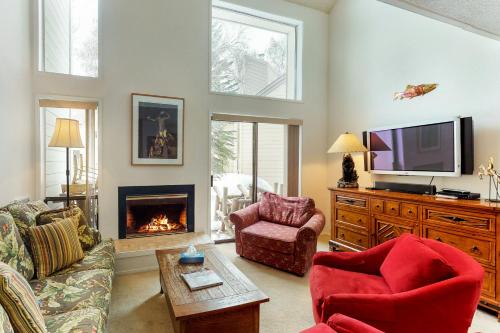 Elkhorn Village Apartment | Indian Springs with a View