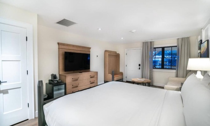 Midway Hotel | Indulge in Comfort in this relaxing Haven w/Resort amenities near Scenic Trails