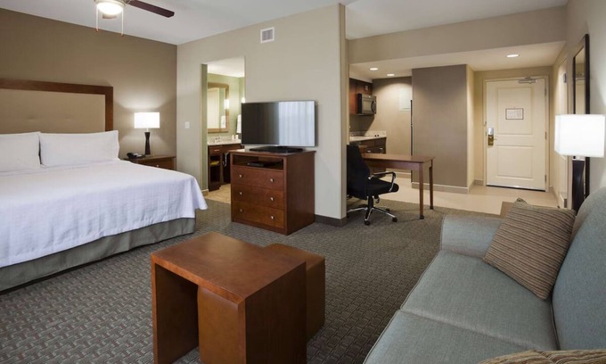 Kutzky Park Hotel | Indulge in Home-Like Comfort! Kitchen, Indoor Pool, Pets Allowed!