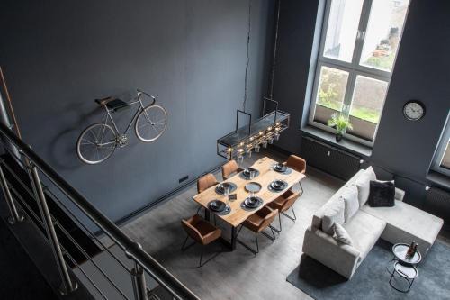 Heppens Apartment | Industrial Loft 1904 - Free Parking - Netflix - Central