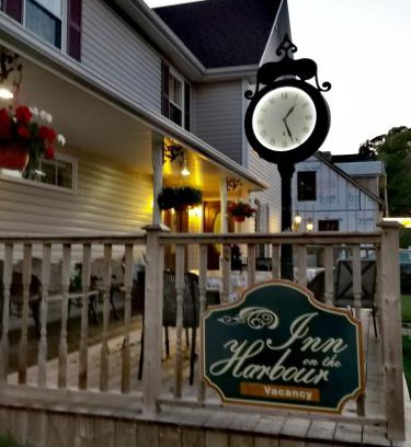 Queens Square Hotel | Inn on the Harbour