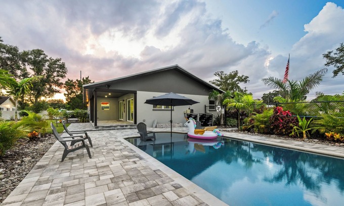 Pinellas Park House | Inspiration House-One Acre Pool Home in the Heart of Pinellas!