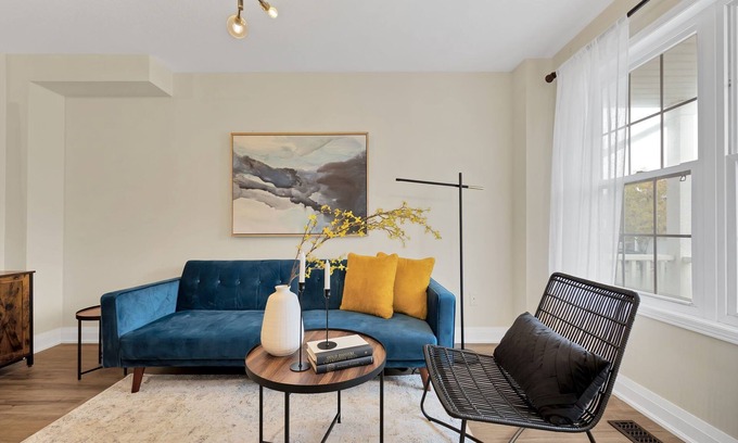 Cambridge House | Instaworthy Home - Relaxing Patio w/BBQ - Pet Friendly